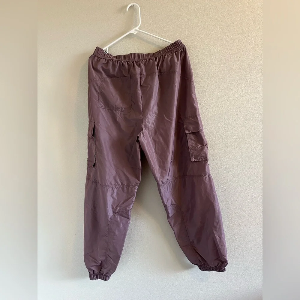 Fabletics Lightweight Cargo Joggers - Picture 3 of 5